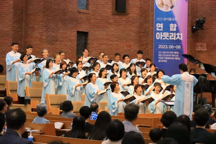 [크기변환]10 호산나 찬양대의 찬양.JPG