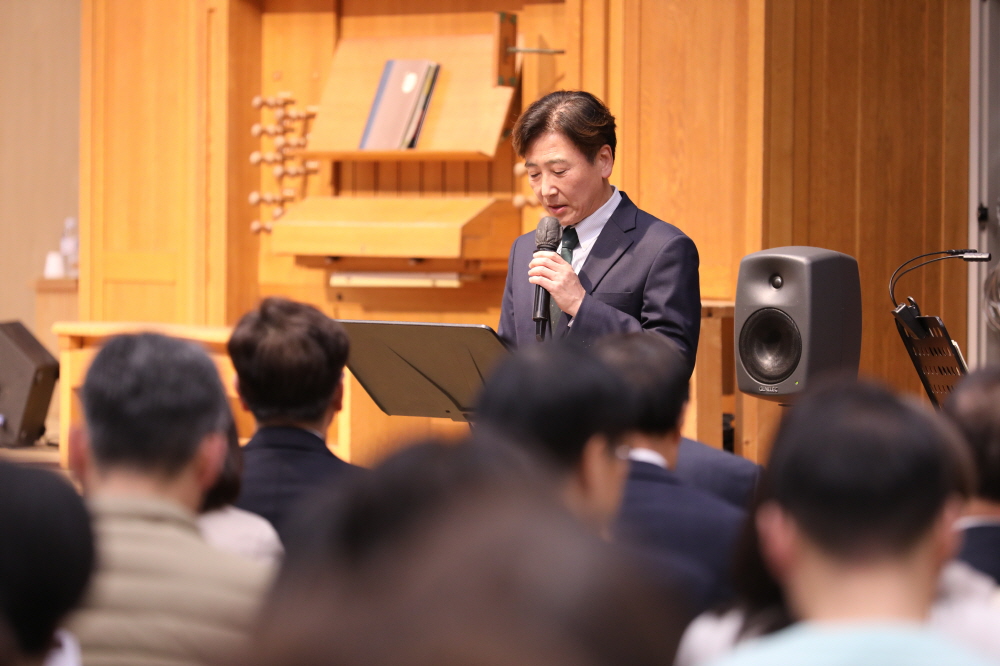 [크기변환]39. 제직회 제직헌신서약 조필립현집사.JPG