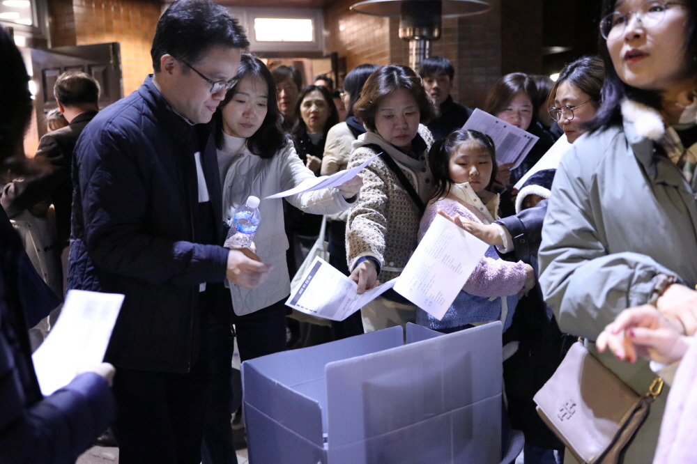 [크기변환]45. 제직회 부서신청서 접수.JPG