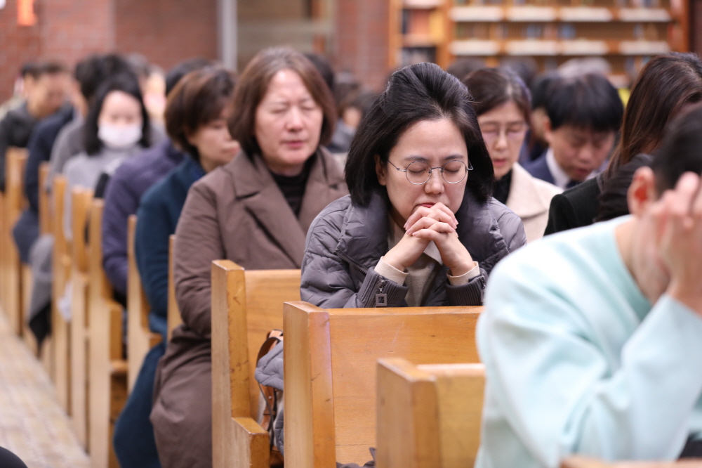 [크기변환]43. 제직회 마무리기도.JPG