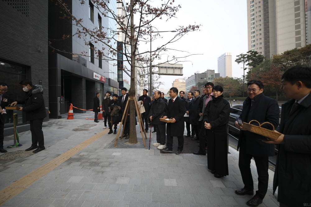 비전센터준공감사예배 (118 - 164).jpg