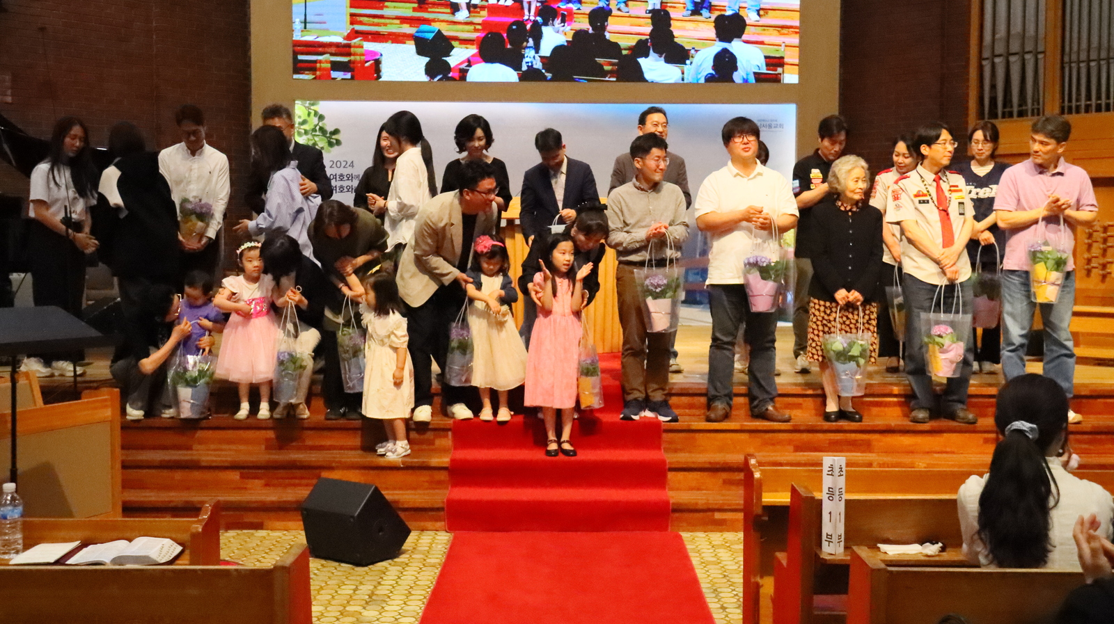 108. 장기근속교사 축하.JPG