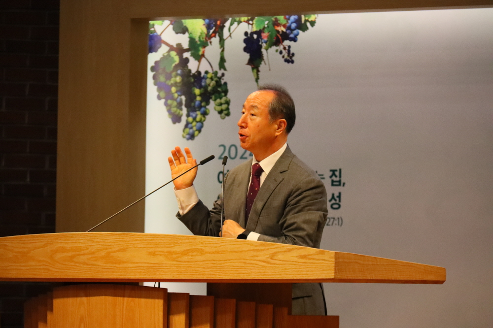 12. 담임목사 말씀선포1.JPG