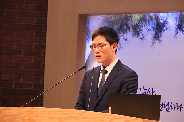 2. 김덕목사 인도1.JPG