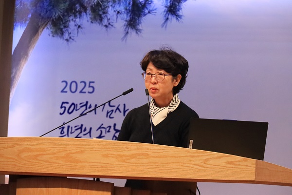 9. 최영주 권사 성경봉독.JPG