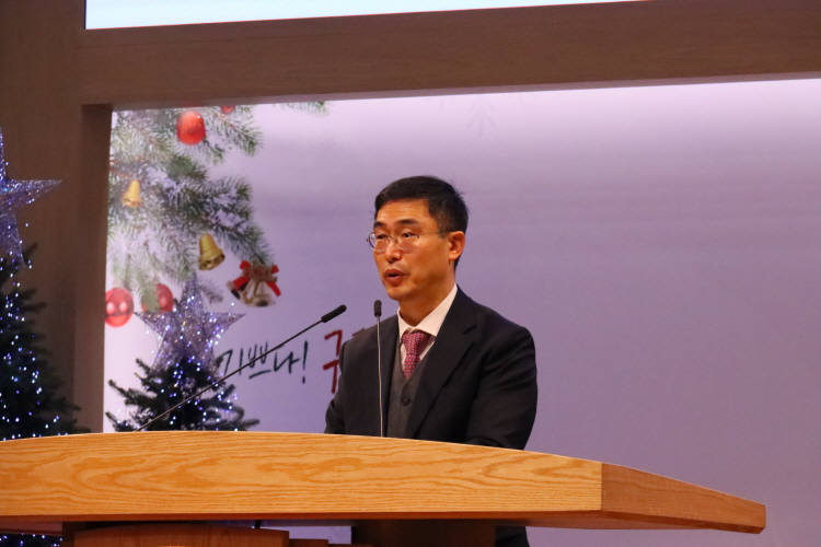 [크기변환]사본 -2-1 예배 선언(권오성 목사).jpg