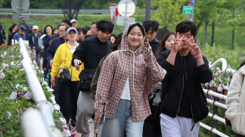 126. 다리 건너.JPG
