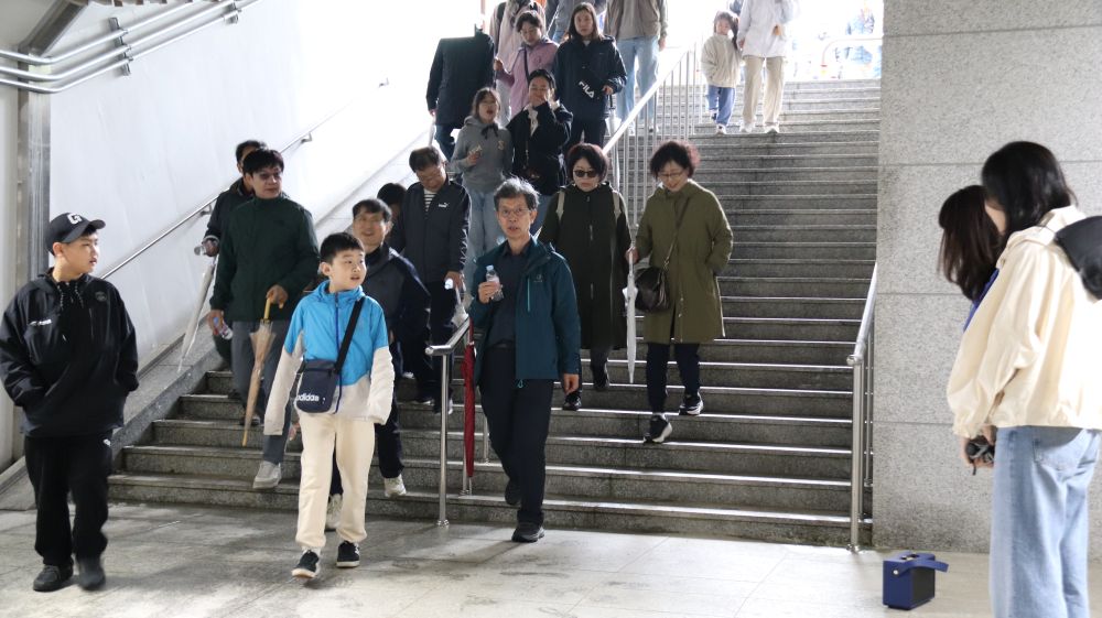 98. 굴다리 건너.JPG